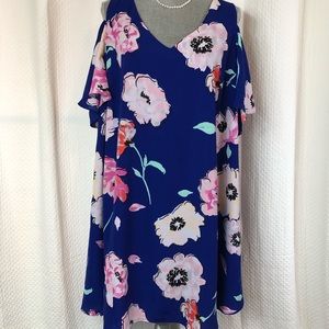 KAARI blue Curvy blue floral Dress. Size 1X